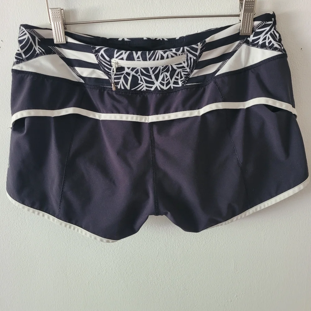 Lululemon Rare Run Speed Short‎ *4-way Stretch Lined Size 8 Black / Angel Wing